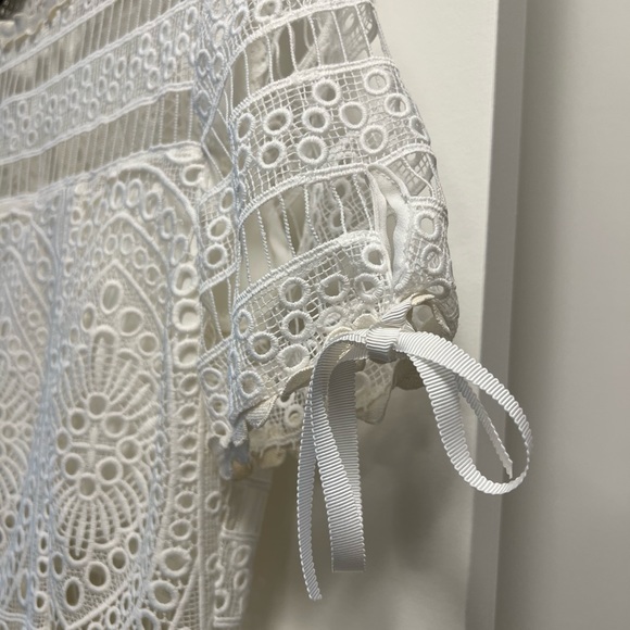 Alexis Juliana Embroidered Lace Frill Top Size M - Picture 6 of 10